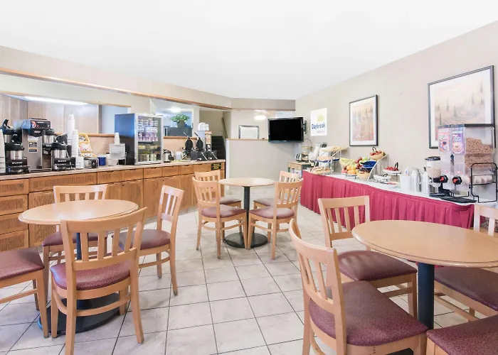 Days & By Wyndham 19th Ave/airport Dome 2*