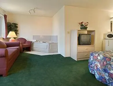 Days & By Wyndham 19th Ave/airport Dome 2* Fargo
